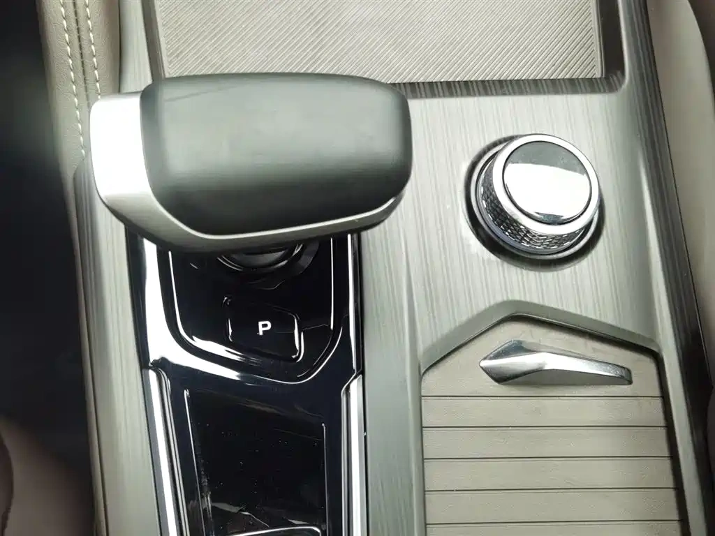 Geely Xingyue L 2025 2.0TD Automatic Cloud Edition