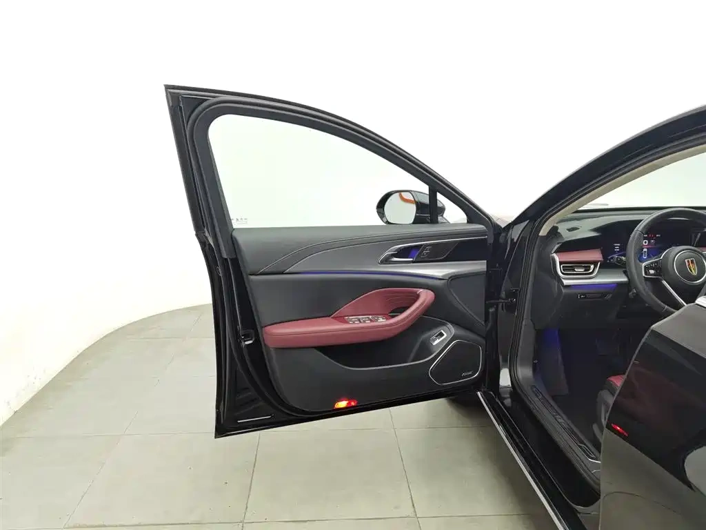 Hongqi Hongqi H5 2023 2.0T Auto Smart Connect Flag Comfort