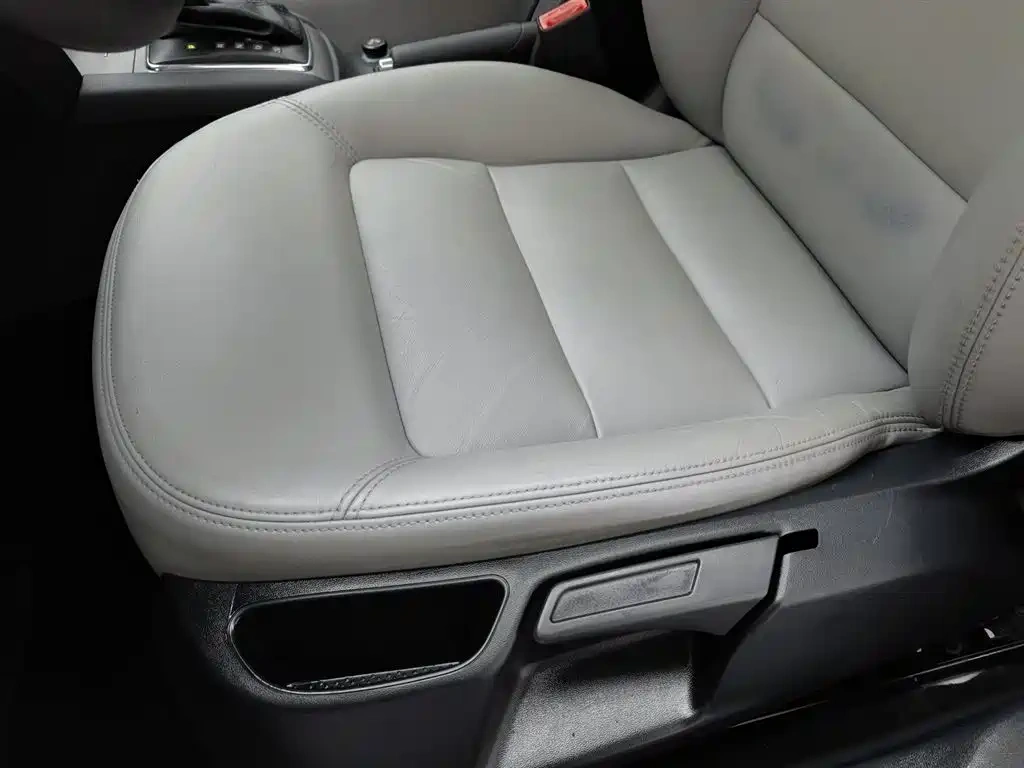 Škoda Octavia 2010 Model 2.0L Automatic Elegance Edition