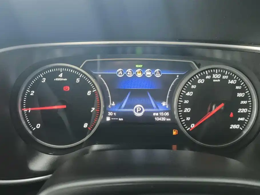 Hongqi Hongqi H5 2022 Classic Facelift 1.8T Automatic Smart Connect Flag Rhythm Edition