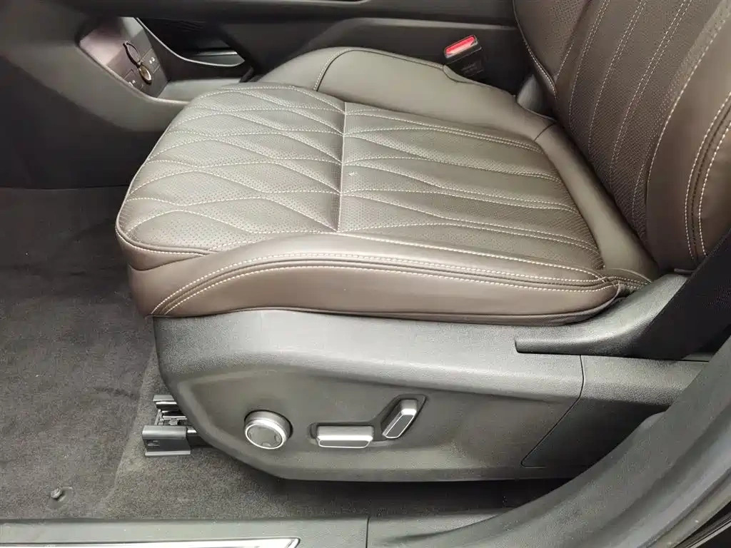 Geely Xingyue L 2025 2.0TD Automatic Cloud Edition