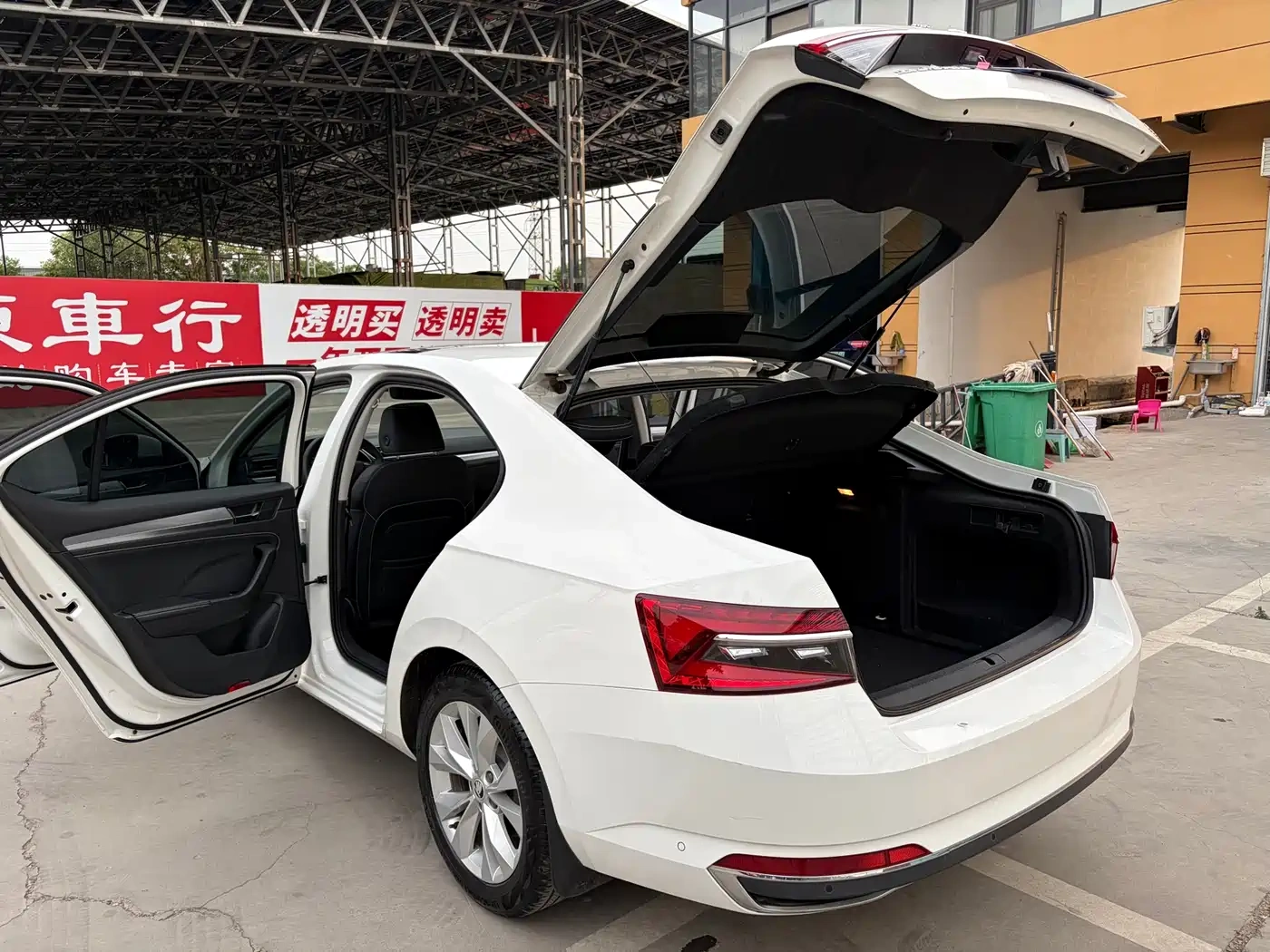 Škoda Superb 2021 TSI330 DSG Comfort Edition