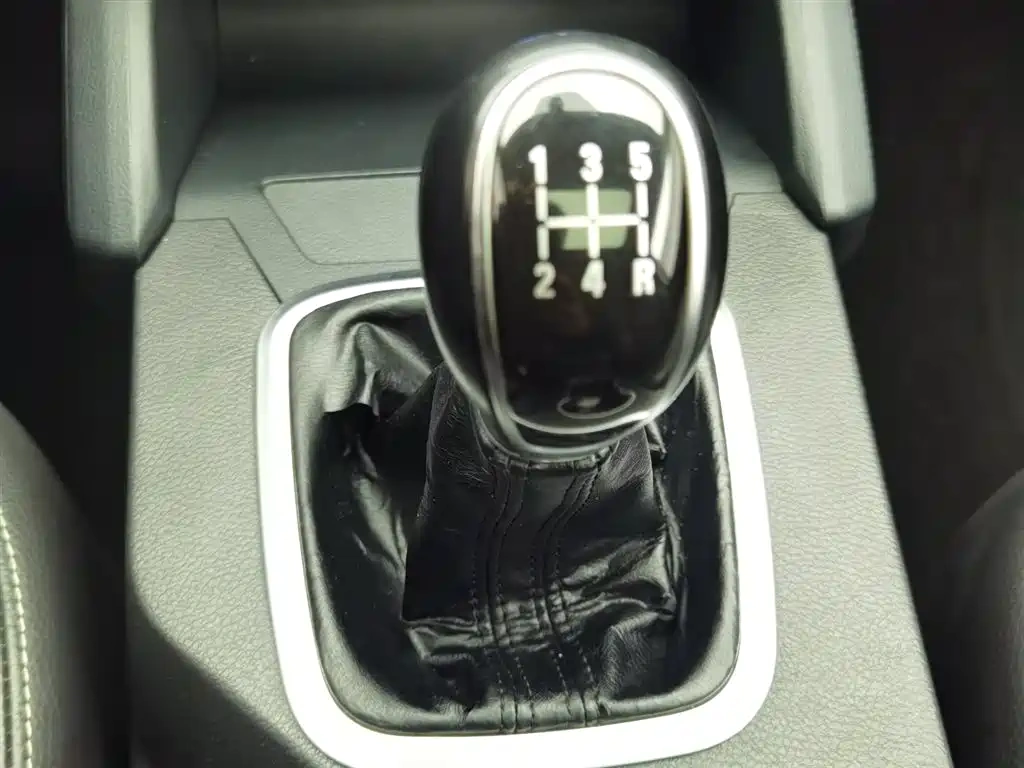 Geely Emgrand X6 2016 1.8L Manual Premium