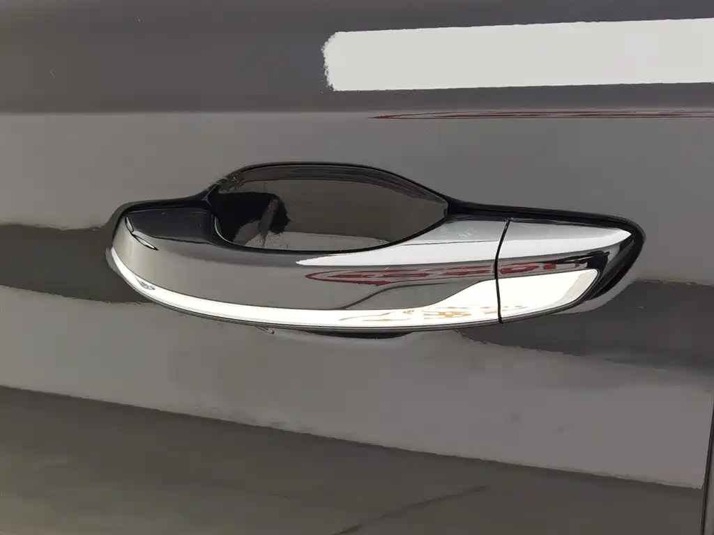 Hongqi Hongqi H5 2023 2.0T Auto Smart Connect Flag Comfort