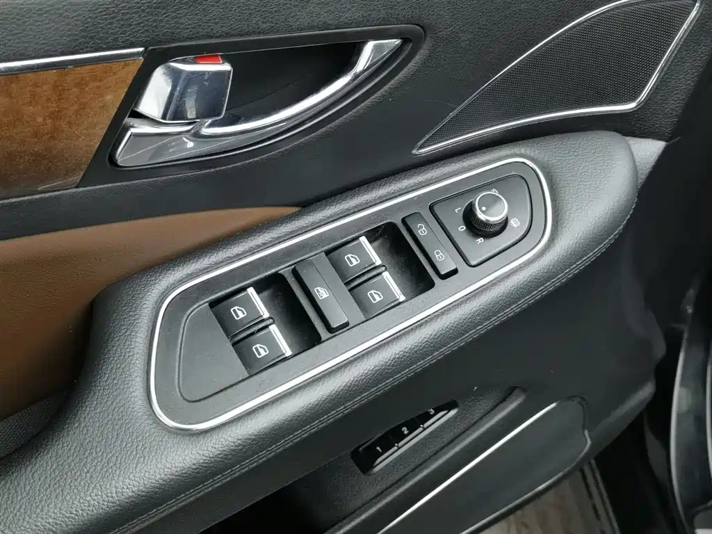 Hongqi Hongqi H7 2015 2.0T Luxury