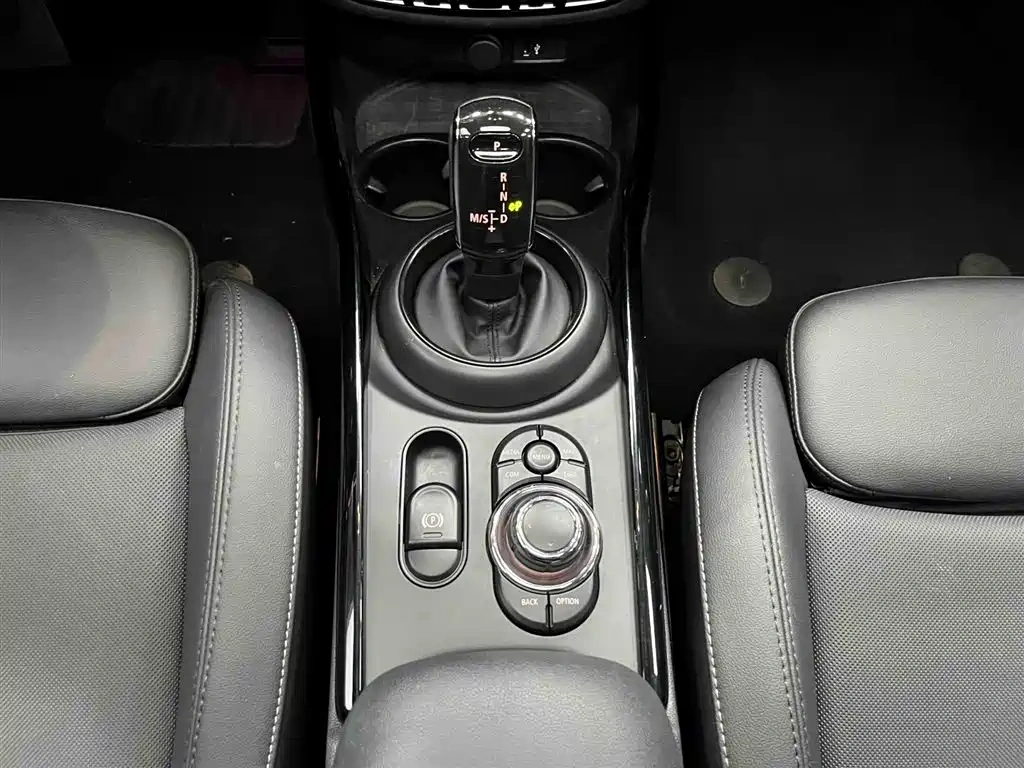 MINI MINI CLUBMAN 2022 1.5T COOPER Connoisseur