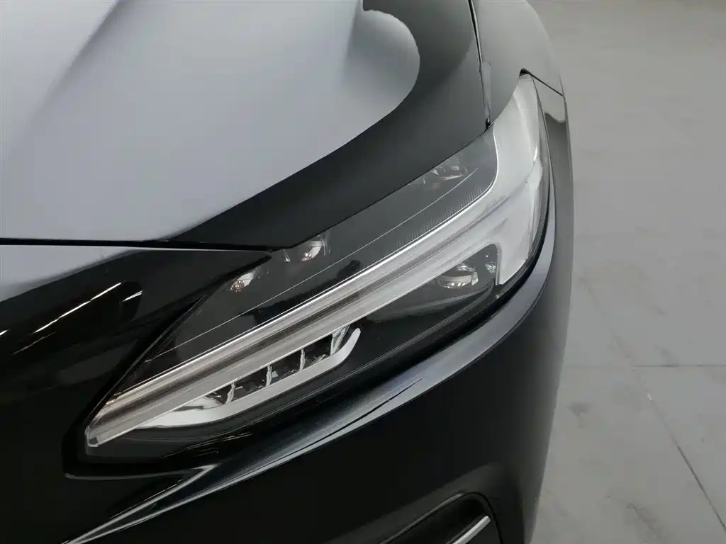 Volvo Volvo S90 Plug-in Hybrid 2020 Model T8 E-Drive Hybrid Intelligent Luxury Edition