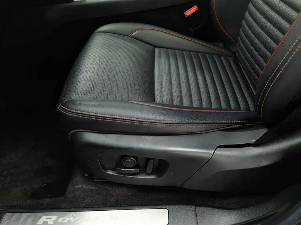 Land Rover Land Rover Discovery Sport PHEV 2021 P300e Performance Tech Edition