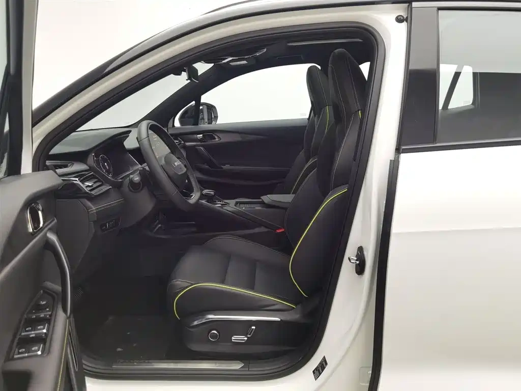 Lynk & Co Lynk & Co 06 2023 Remix 1.5T Power Halo