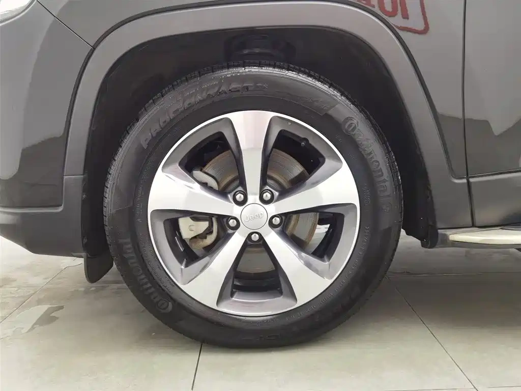 Jeep Cherokee 2020 2.0T 2WD Leading Edition