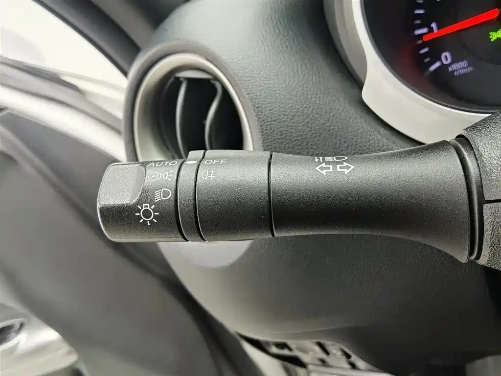 Infiniti Infiniti ESQ 2014 1.6L Free Edition