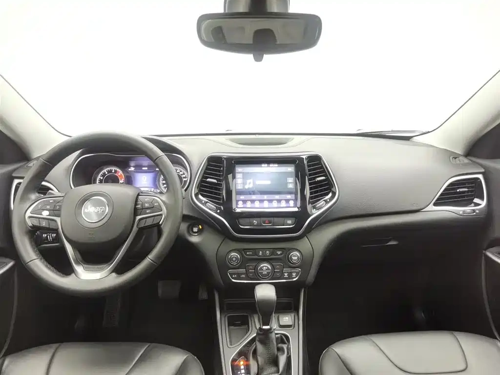 Jeep Cherokee 2020 2.0T 2WD Leading Edition
