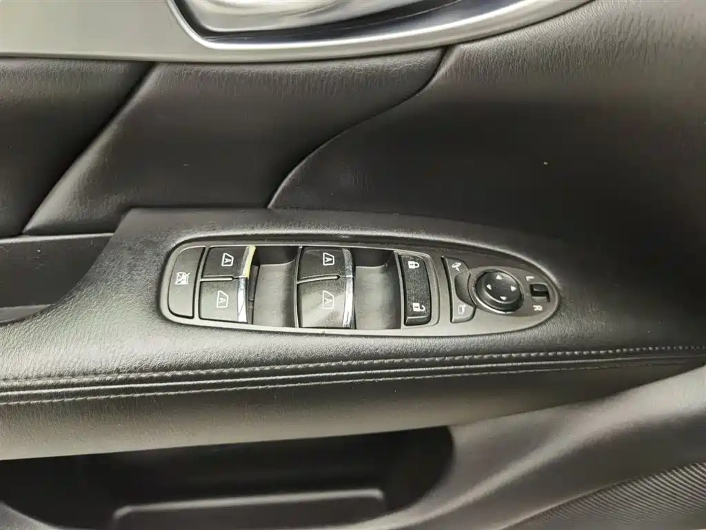 Infiniti Infiniti Q70 2013 Q70L 2.5L Comfort