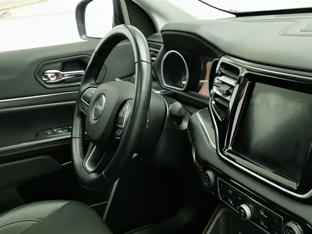 Jeep Grand Commander 2018 2.0T AWD Shining Edition (China V)