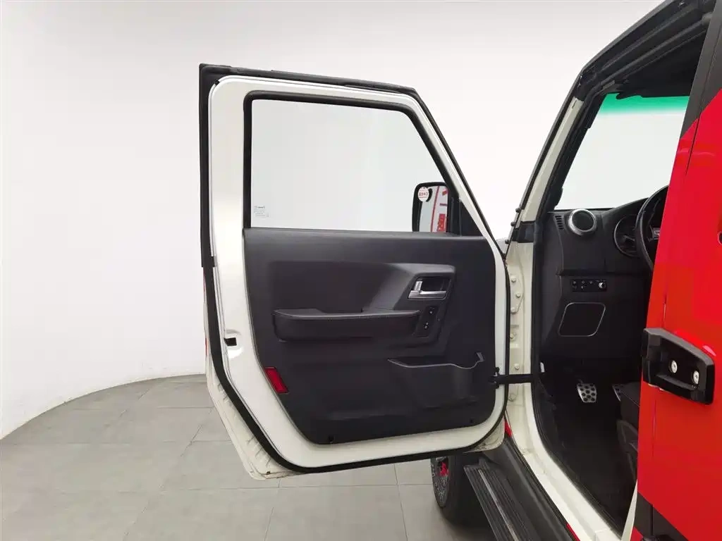 BAIC ORV Beijing Offroad BJ40 2016 Model 40L 2.0T Manual 4WD Premium