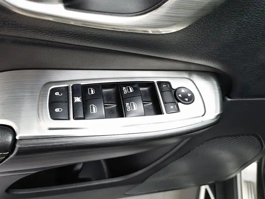 Jeep Cherokee 2016 2.0L Superior Edition