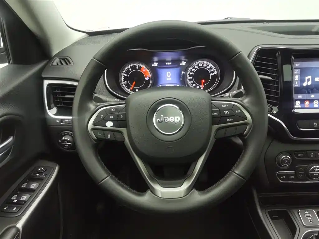 Jeep Cherokee 2020 2.0T 2WD Leading Edition