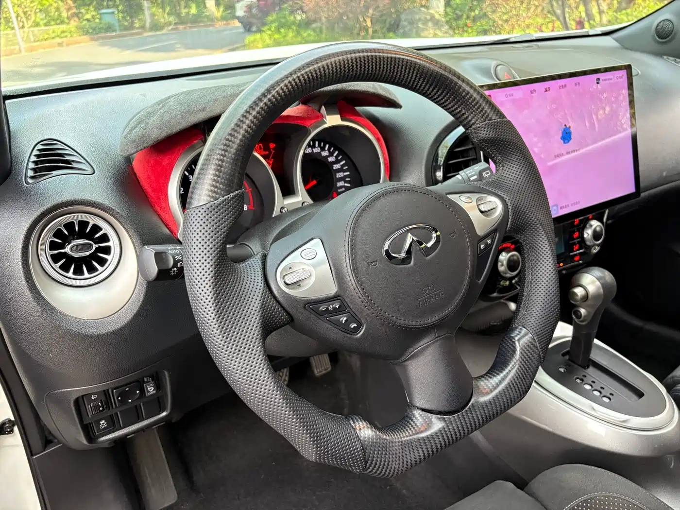 Infiniti Infiniti ESQ 2014 1.6L Free Edition