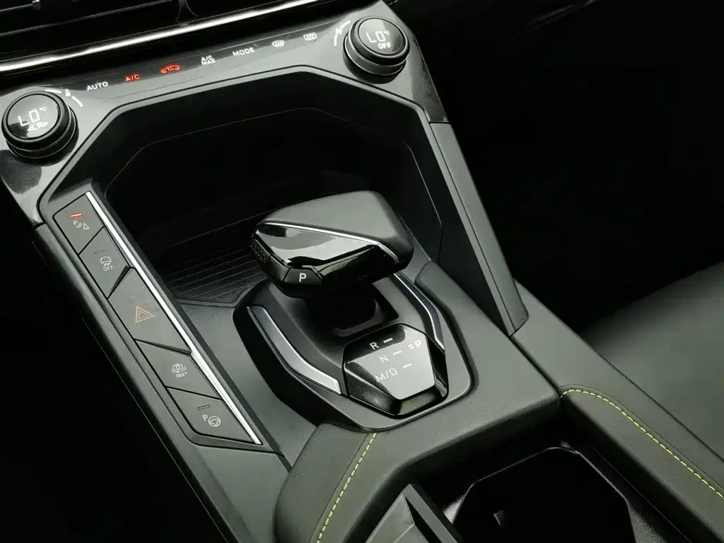 Lynk & Co Lynk & Co 06 2023 Remix 1.5T Power Halo