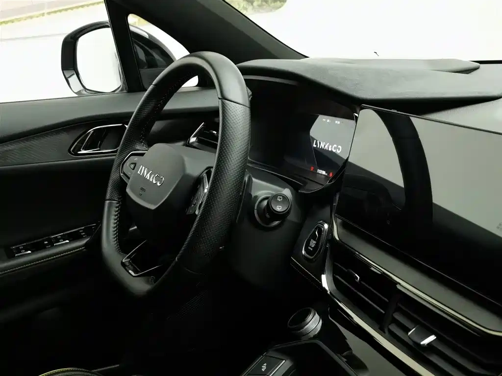Lynk & Co Lynk & Co 06 2023 Remix 1.5T Power Halo