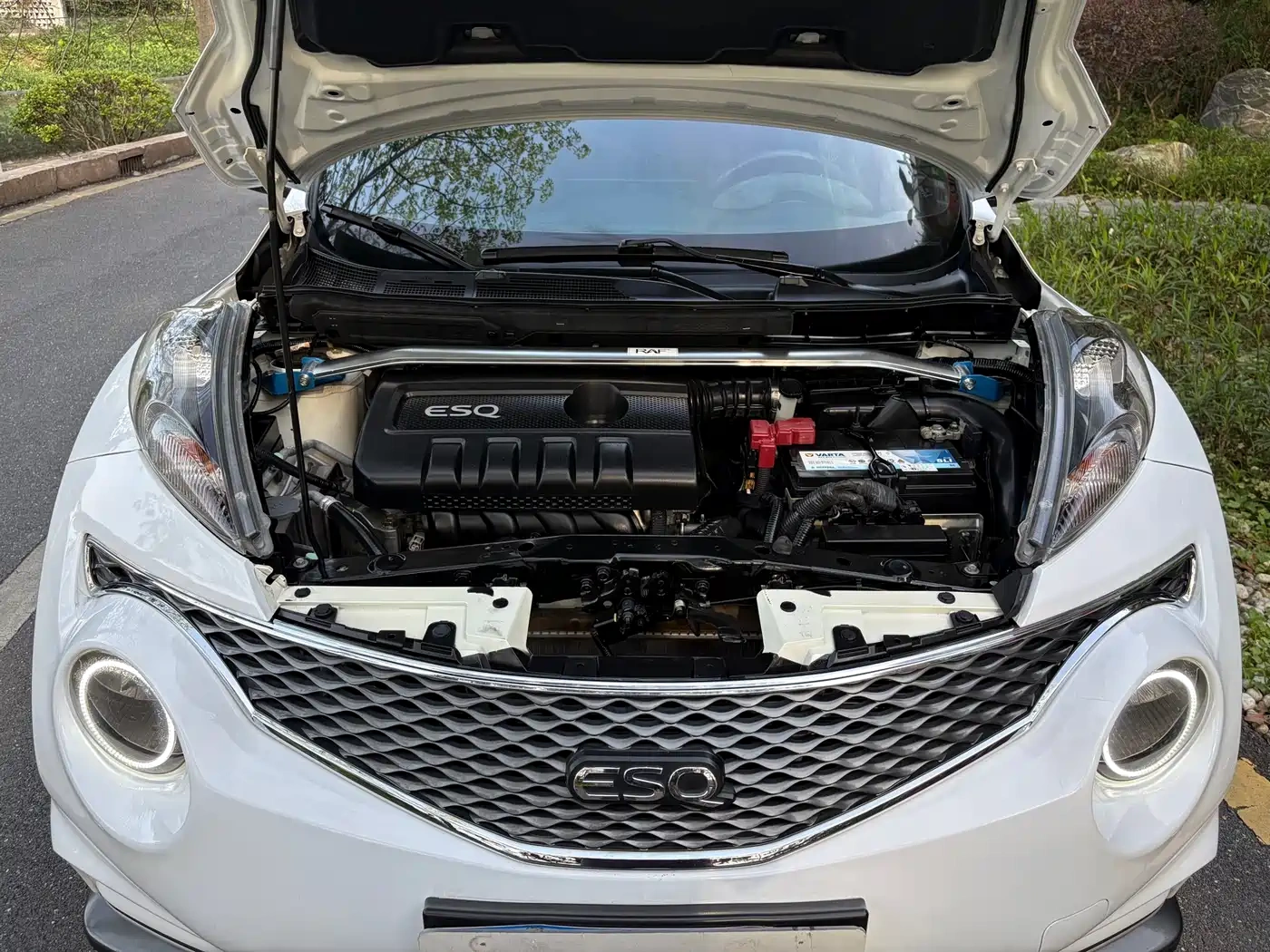 Infiniti Infiniti ESQ 2014 1.6L Free Edition