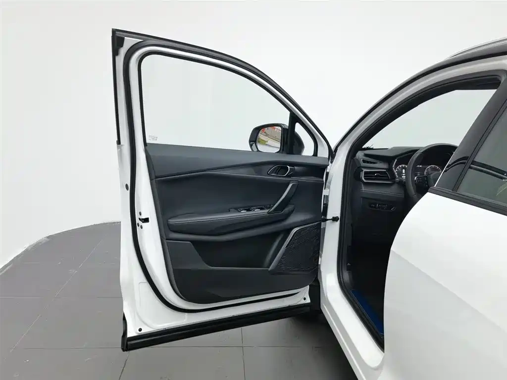 Lynk & Co Lynk & Co 06 2023 Remix 1.5T Power Halo