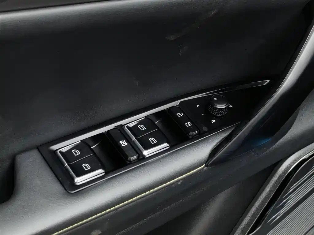 Lynk & Co Lynk & Co 06 2023 Remix 1.5T Power Halo