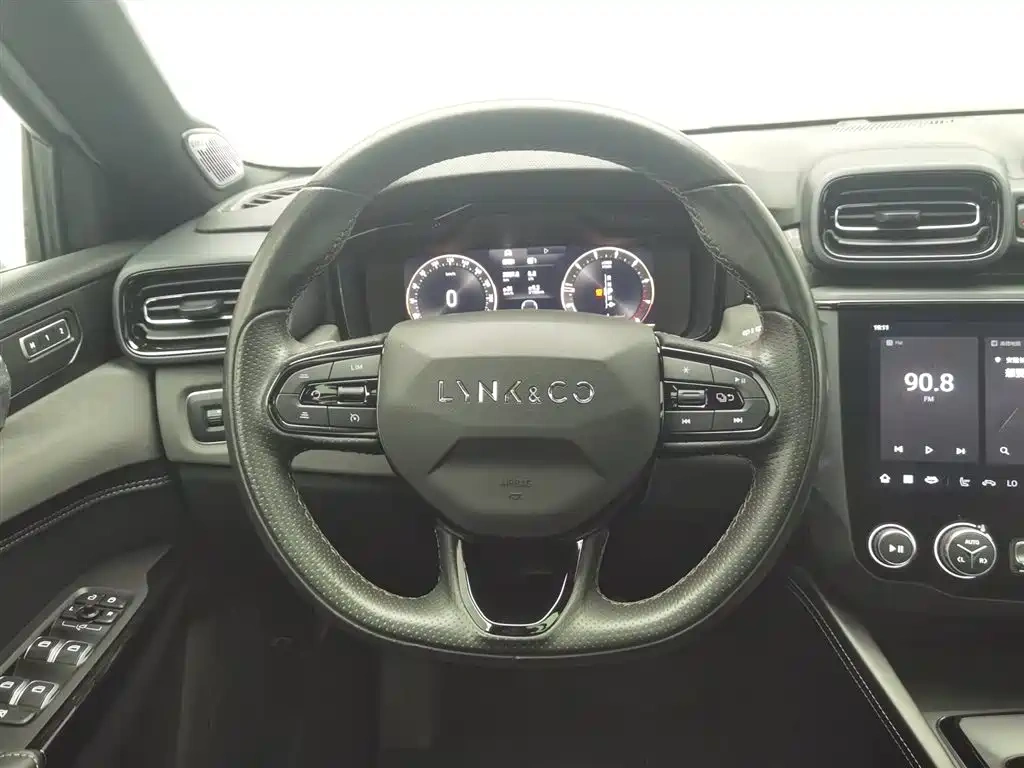 Lynk & Co Lynk & Co 02 Hatchback 2022 2.0TD Pro