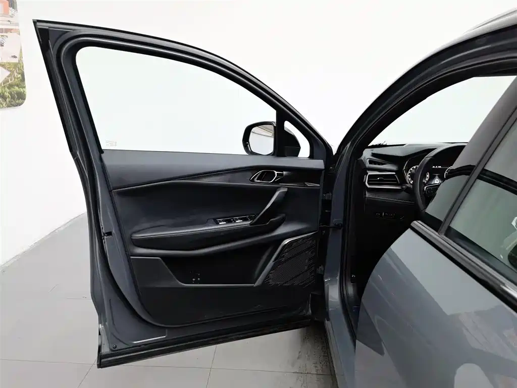 Lynk & Co Lynk & Co 06 2023 Remix 1.5T Power Halo