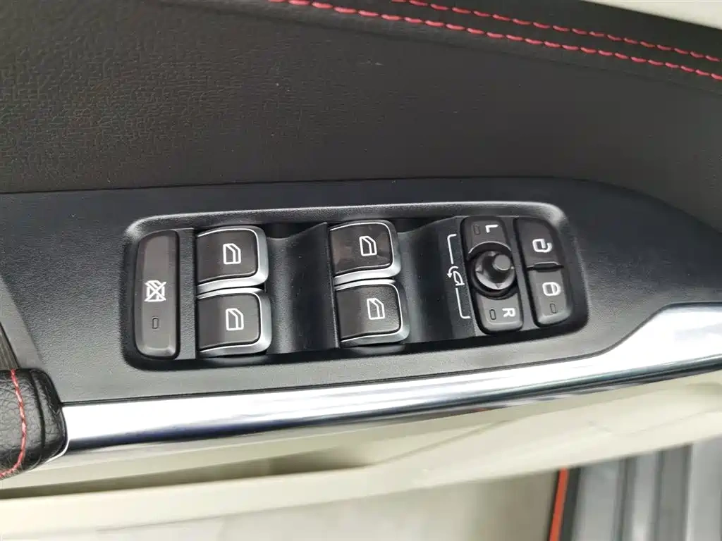 Lynk & Co Lynk & Co 02 2018 Model 1.5T DCT 2WD Yao Pro Edition China V