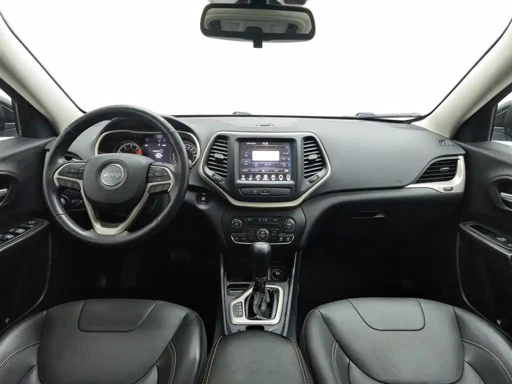 Jeep Cherokee 2017 2.0L Superior Edition