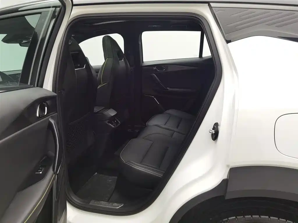 Lynk & Co Lynk & Co 06 2023 Remix 1.5T Power Halo