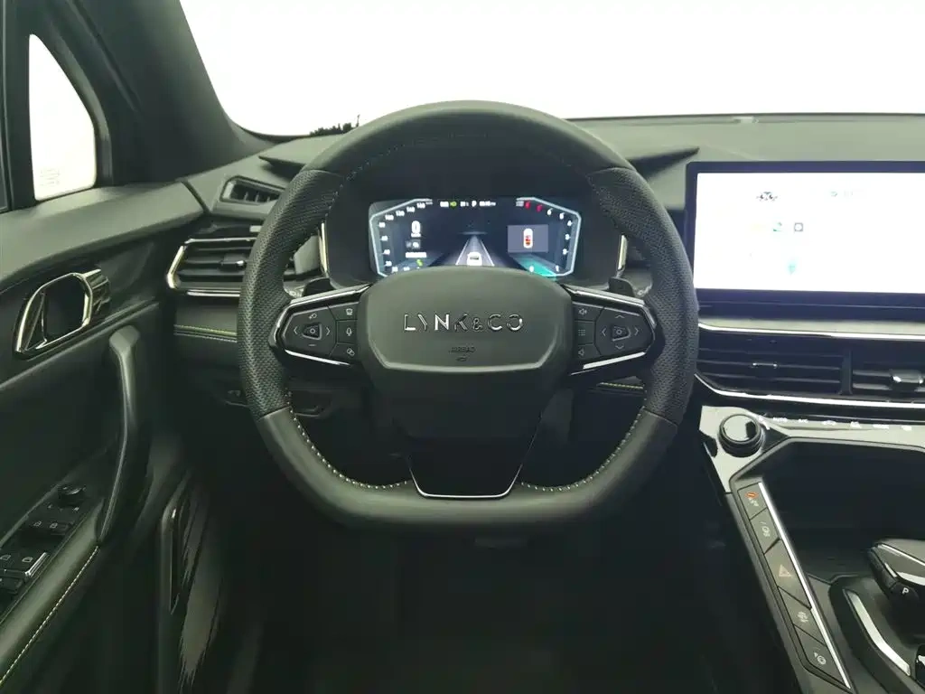 Lynk & Co Lynk & Co 06 2023 Remix 1.5T Hero