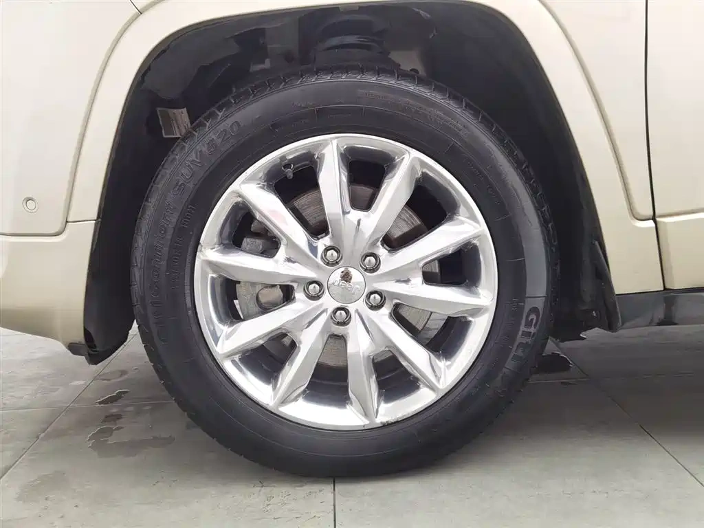 Jeep Cherokee 2017 2.4L Superior Edition