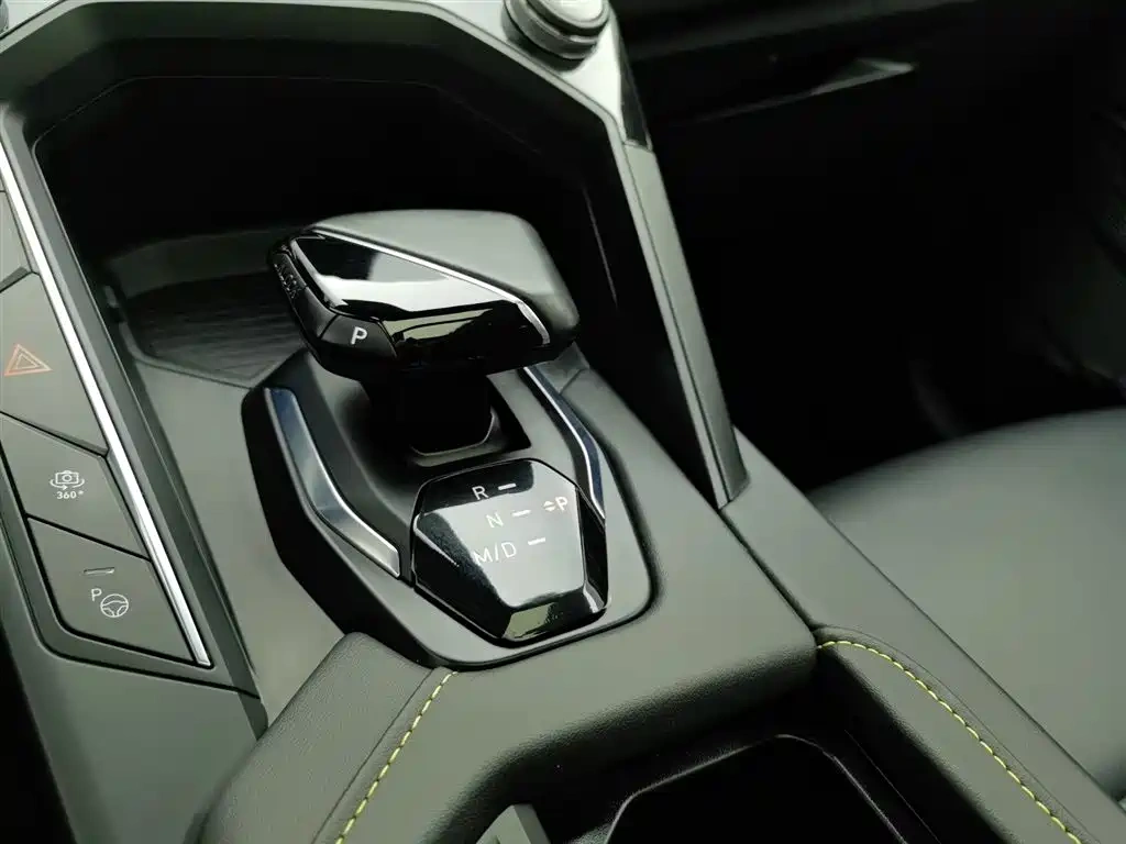 Lynk & Co Lynk & Co 06 2023 Remix 1.5T Power Halo
