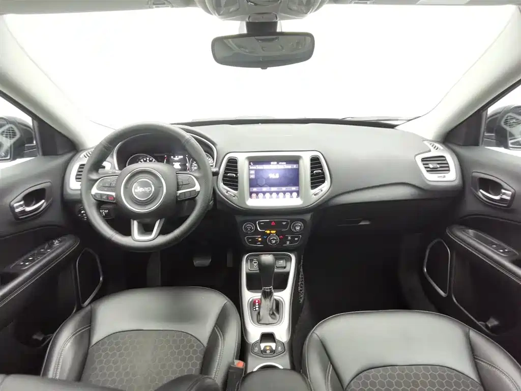 Jeep Compass 2020 220T Automatic Leading Edition