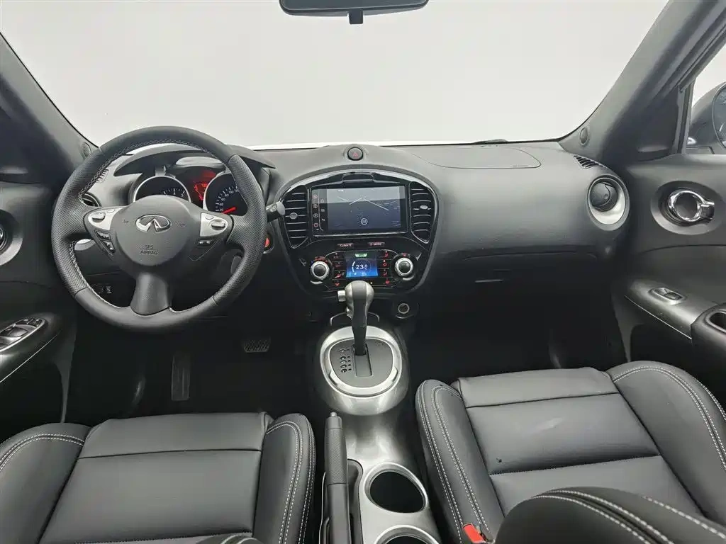 Infiniti Infiniti ESQ 2014 1.6L Free Edition