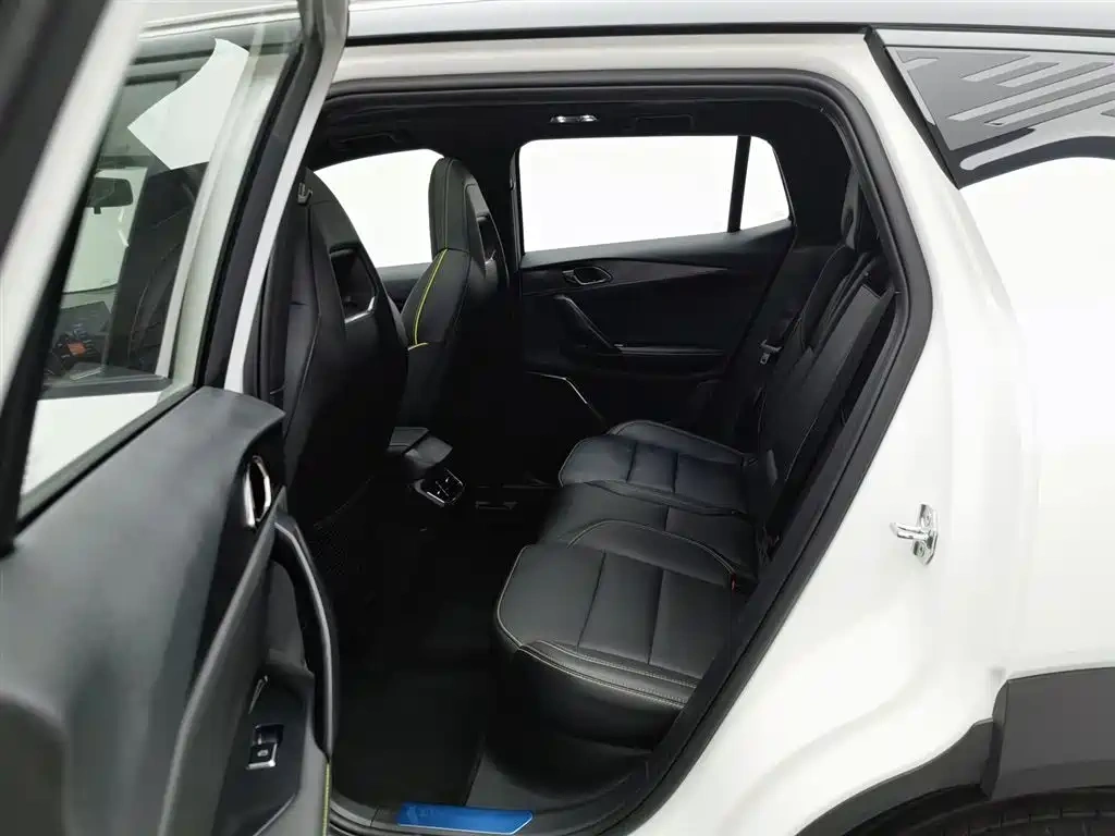 Lynk & Co Lynk & Co 06 2023 Remix 1.5T Power Halo