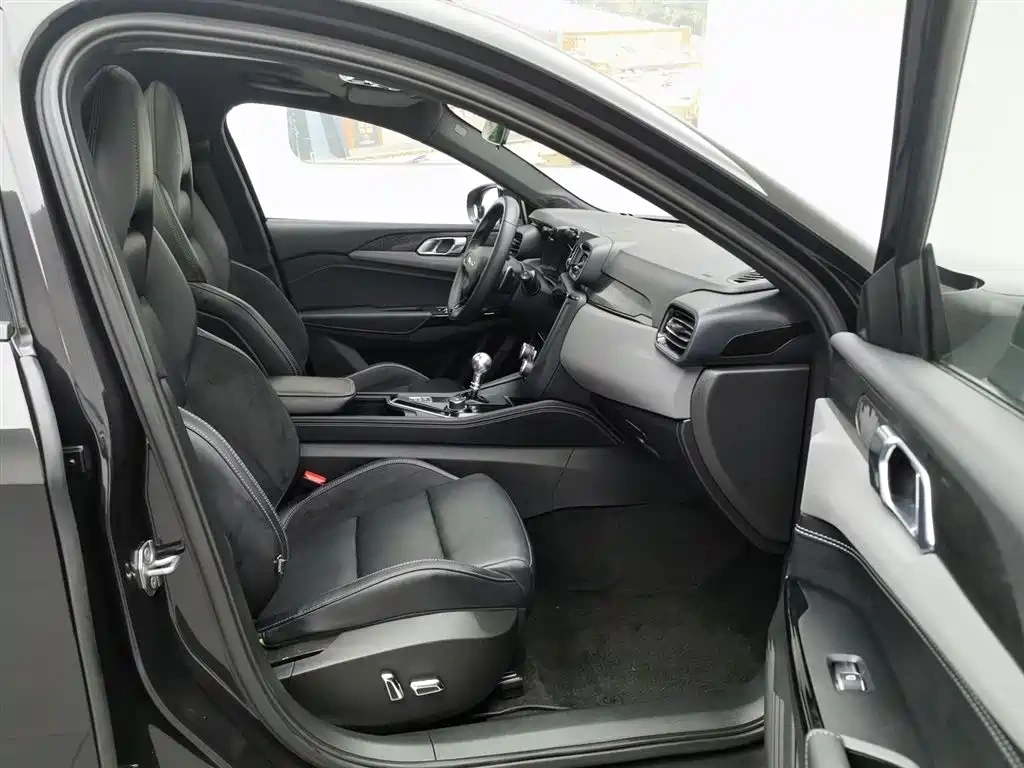 Lynk & Co Lynk & Co 02 Hatchback 2022 2.0TD Plus