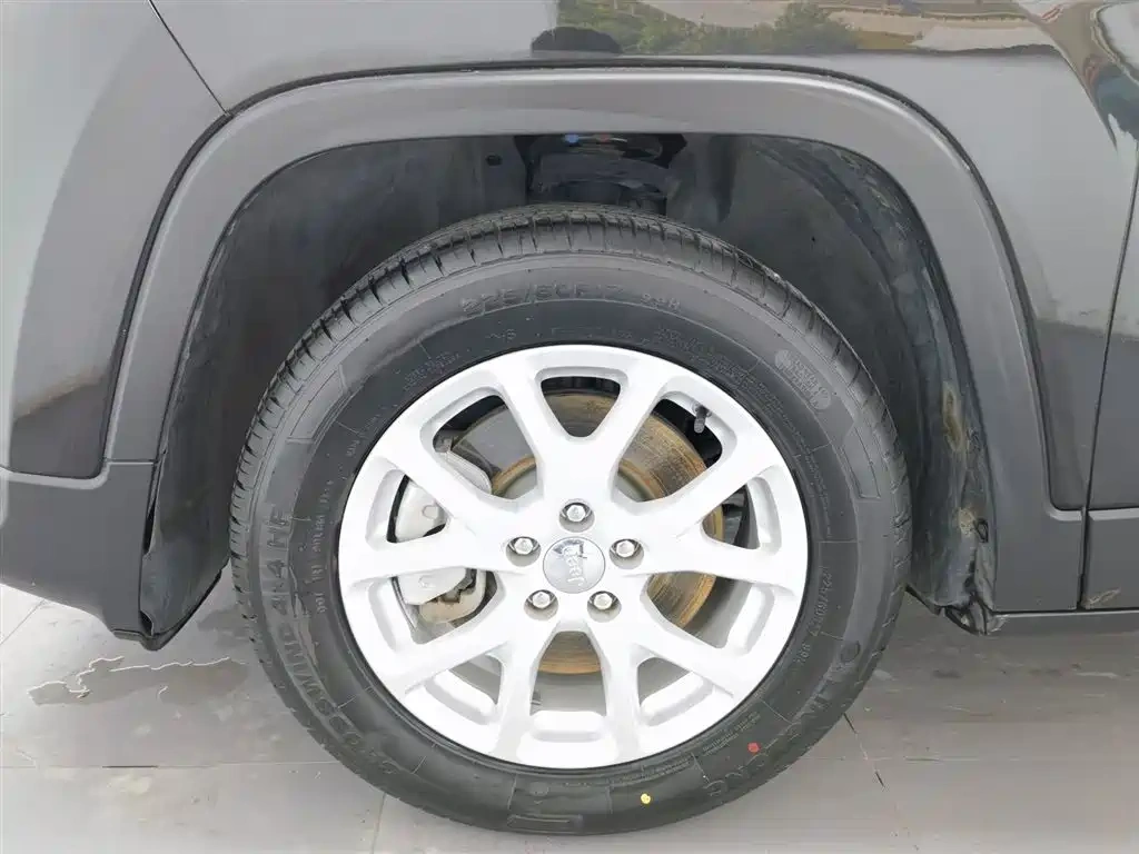 Jeep Cherokee 2017 2.0L Superior Edition