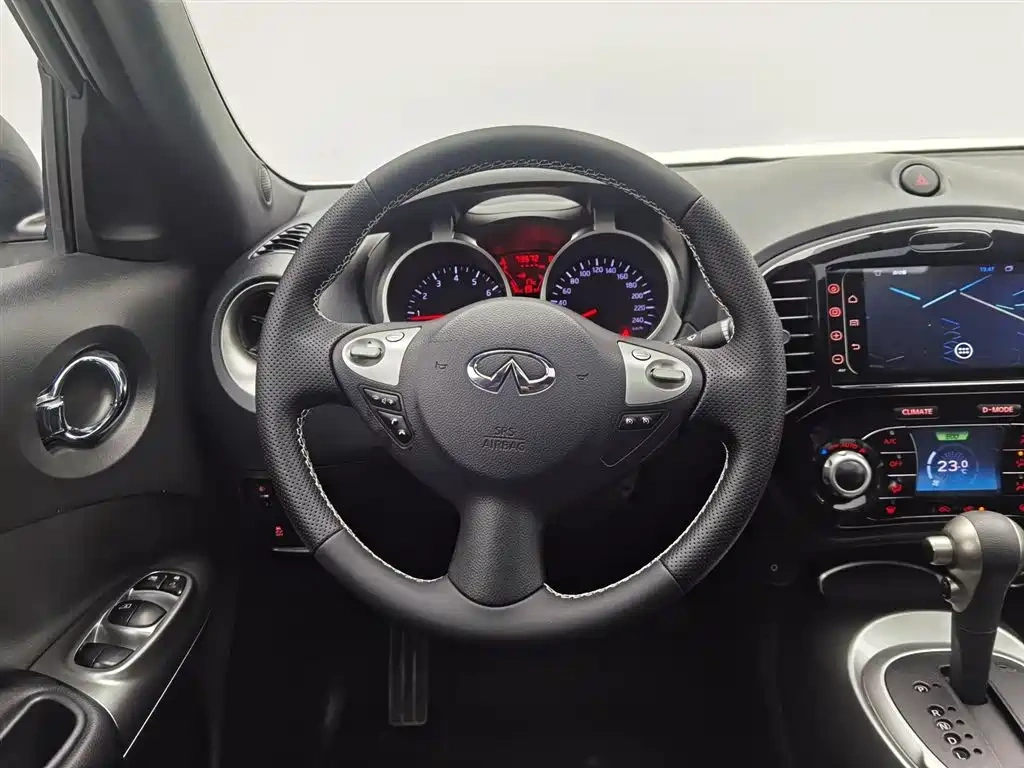 Infiniti Infiniti ESQ 2014 1.6L Free Edition