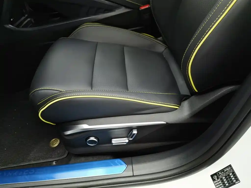Lynk & Co Lynk & Co 06 2023 Remix 1.5T Power Halo