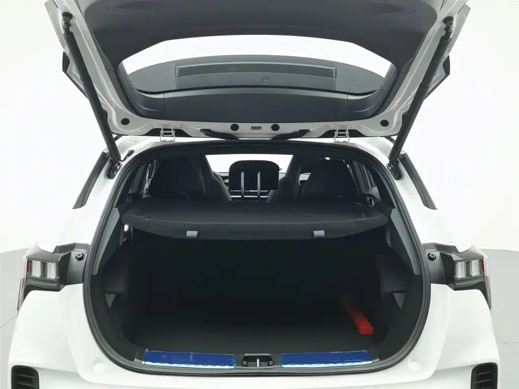Lynk & Co Lynk & Co 06 2023 Remix 1.5T Power Halo