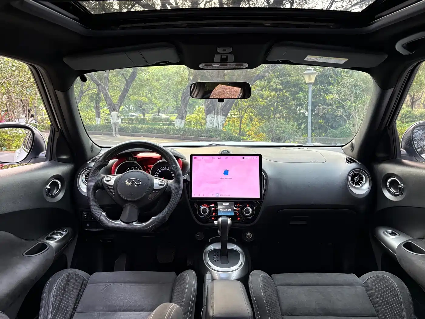 Infiniti Infiniti ESQ 2014 1.6L Free Edition