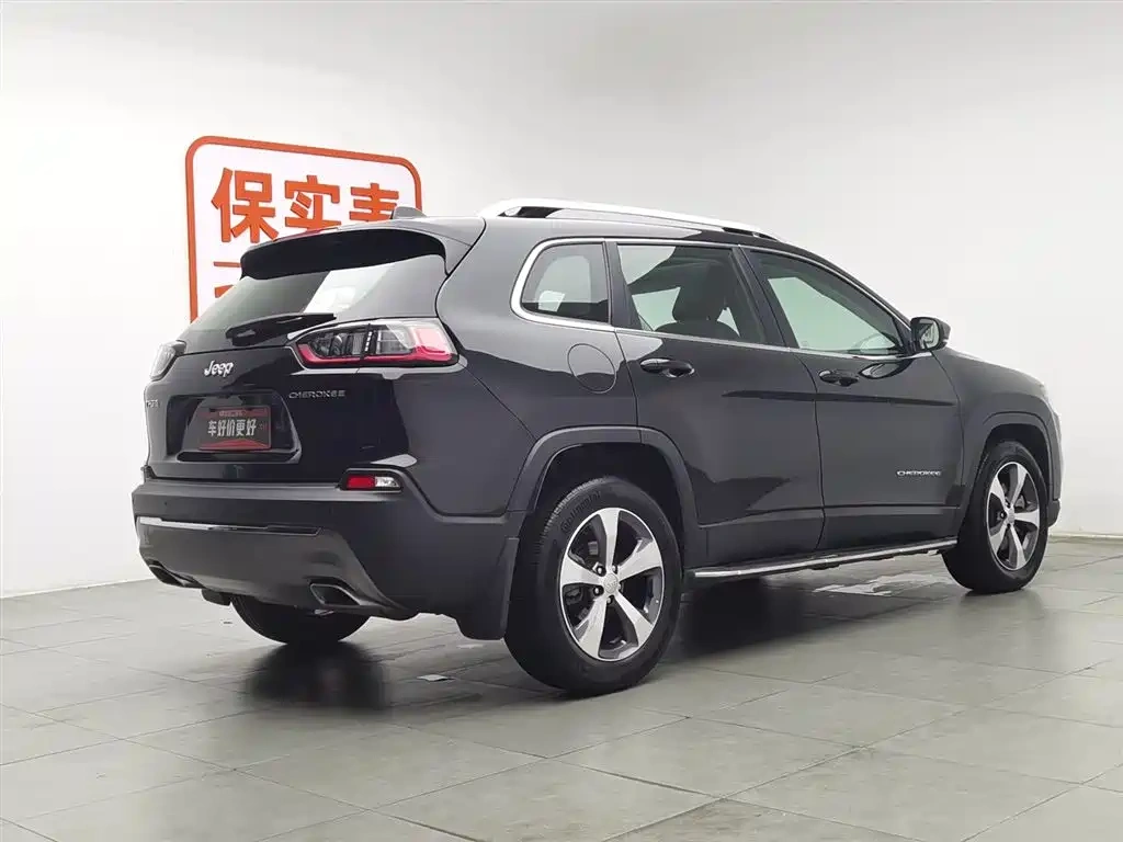 Jeep Cherokee 2020 2.0T 2WD Leading Edition