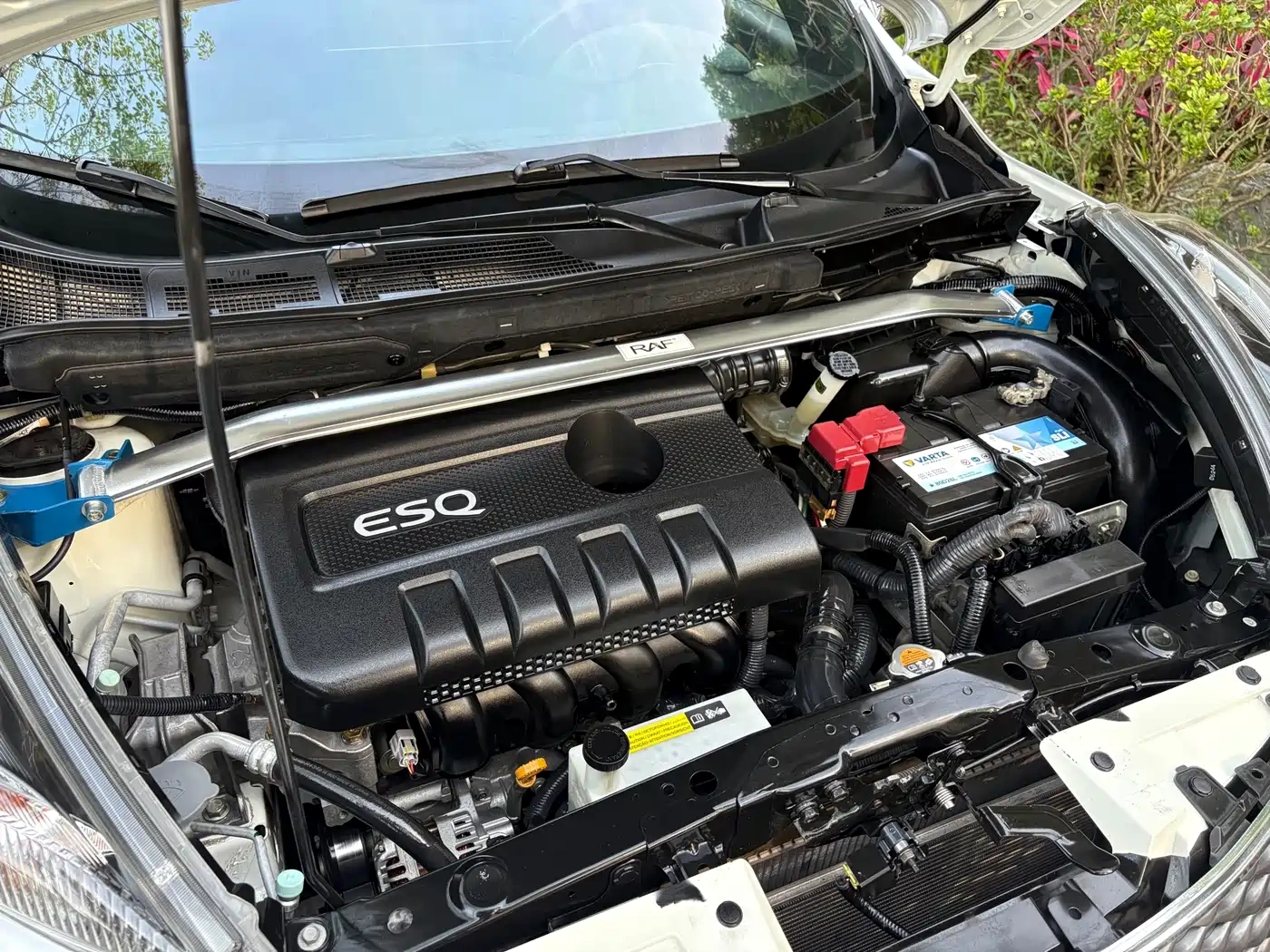 Infiniti Infiniti ESQ 2014 1.6L Free Edition