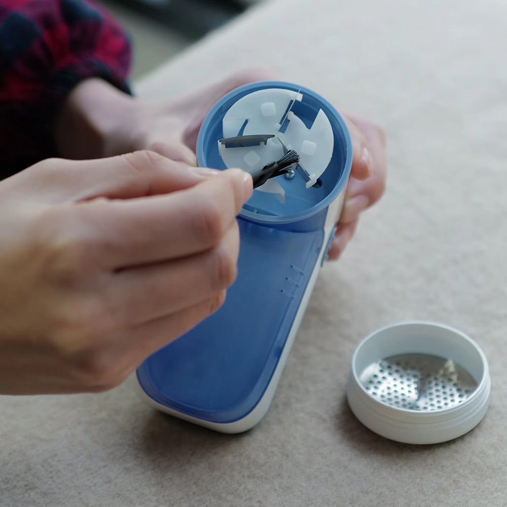Lint Removal Machine Ikono IK-LR501 Anti-Pilling Fabric Sweater Defuzzer,Ikono Cleaning Appliance,Lint Remover Battery Operated Sweater Fabric Shaver IK-LR501