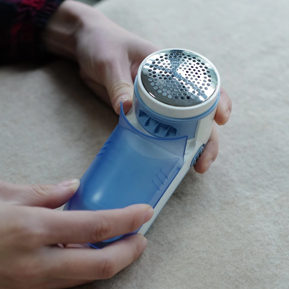 Lint Removal Machine Ikono IK-LR501 Anti-Pilling Fabric Sweater Defuzzer,Ikono Cleaning Appliance,Lint Remover Battery Operated Sweater Fabric Shaver IK-LR501