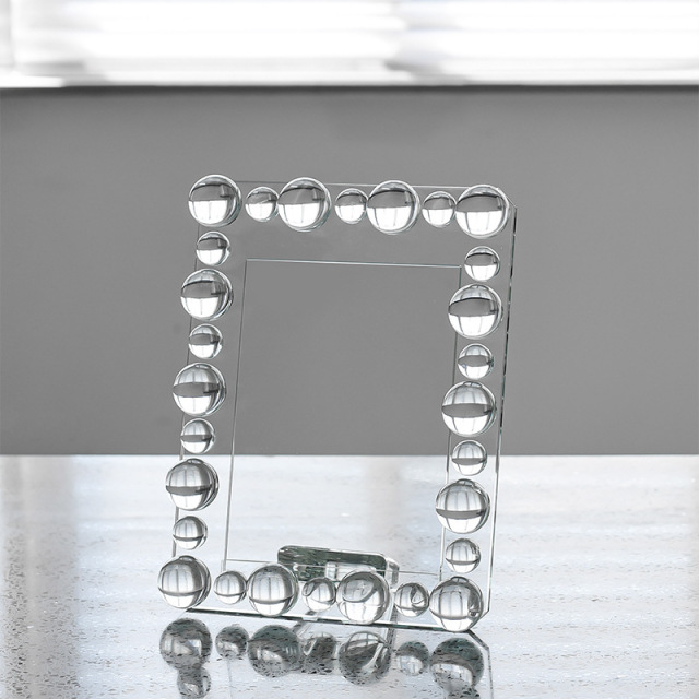 Round Bubble Bezel K9 Crystal Vertical Photo Frame, 7 Inch Clear Picture Frame for Wedding Office Table Decor & Memory Gift,www.kongzeglobal.com,Round Bubble Bezel K9 Crystal Vertical Photo Frame, 7 Inch Clear Picture Frame for Wedding Office Table Decor & Memory Gift-www.kongzeglobal.com
