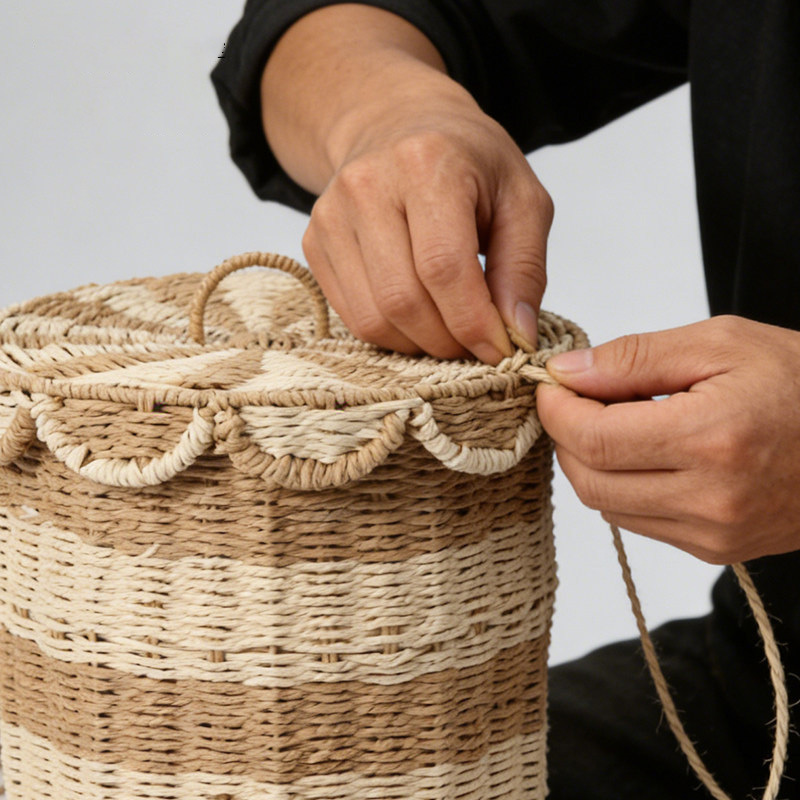 Two-tone Paper Rope Lidded Storage Basket, Scalloped Edge Round Dustproof Woven Hamper for Bedroom Clothes Sundry Organizer,www.kongzeglobal.com,Two-tone Paper Rope Lidded Storage Basket, Scalloped Edge Round Dustproof Woven Hamper for Bedroom Clothes Sundry Organizer-www.kongzeglobal.com